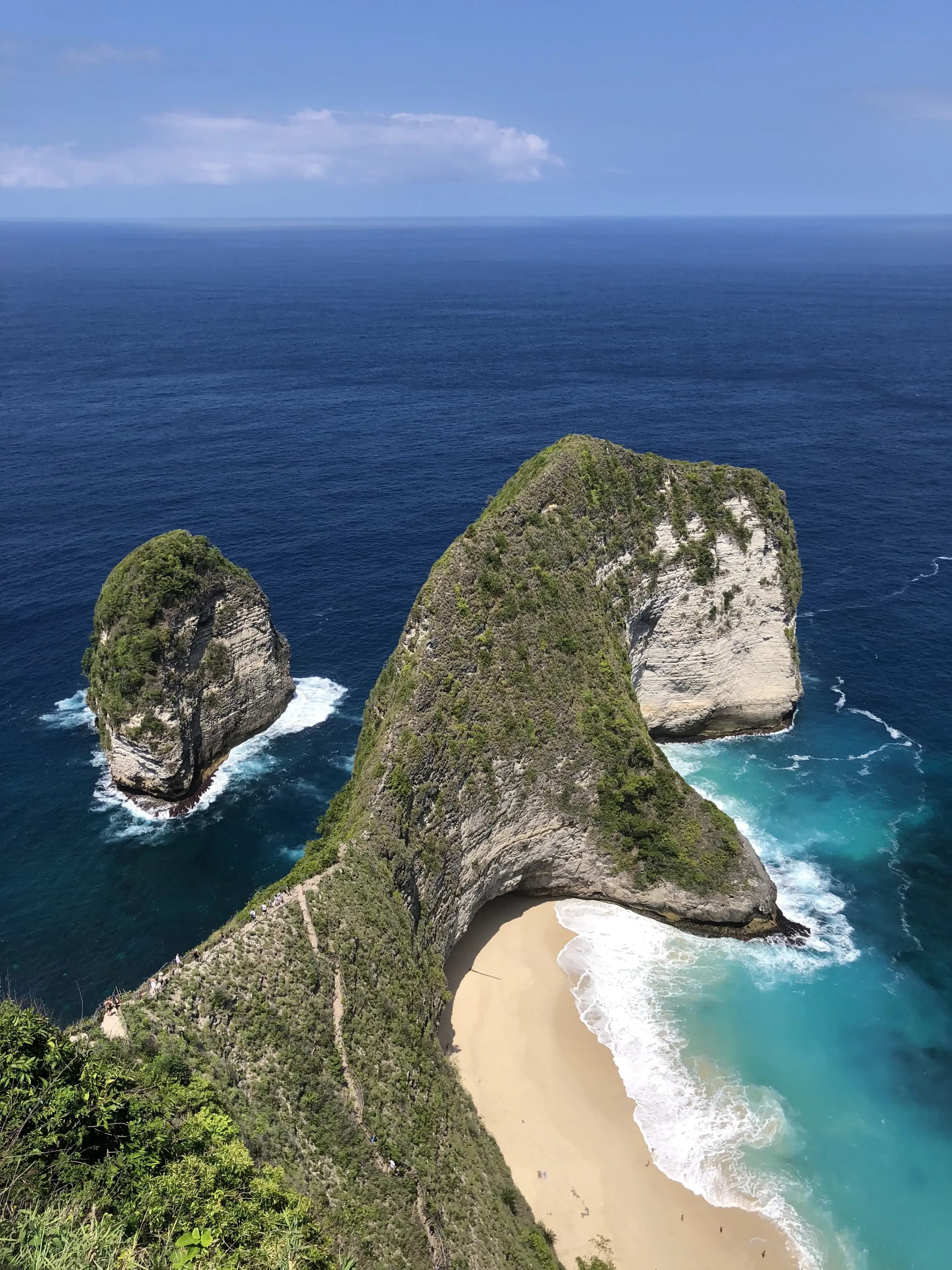 Kelingking Beach cliffs, Nusa Penida, Indonesia